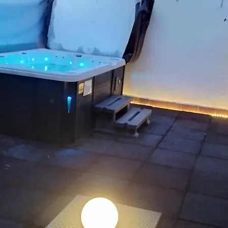 לינה וארוחת בוקר Nueva Jacuzzi Relax & Mountain פלאמוס