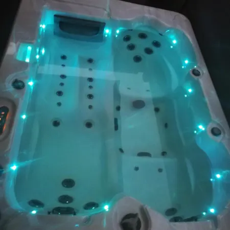 Nueva Jacuzzi Relax & Mountain *