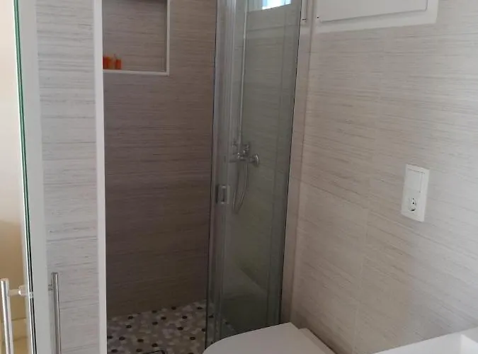 Nueva Jacuzzi Relax & Mountain Bed & Breakfast Palamós
