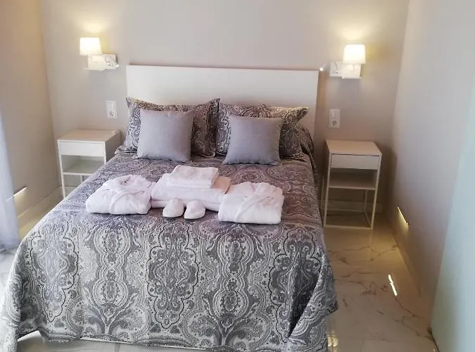 Nueva Jacuzzi Relax & Mountain Bed & Breakfast