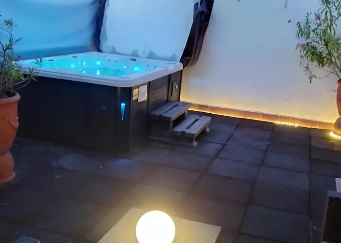 Frühstückspension Nueva Jacuzzi Relax & Mountain Palamós